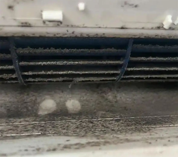 亳州市空调吹的风有股烧焦味是怎么回事